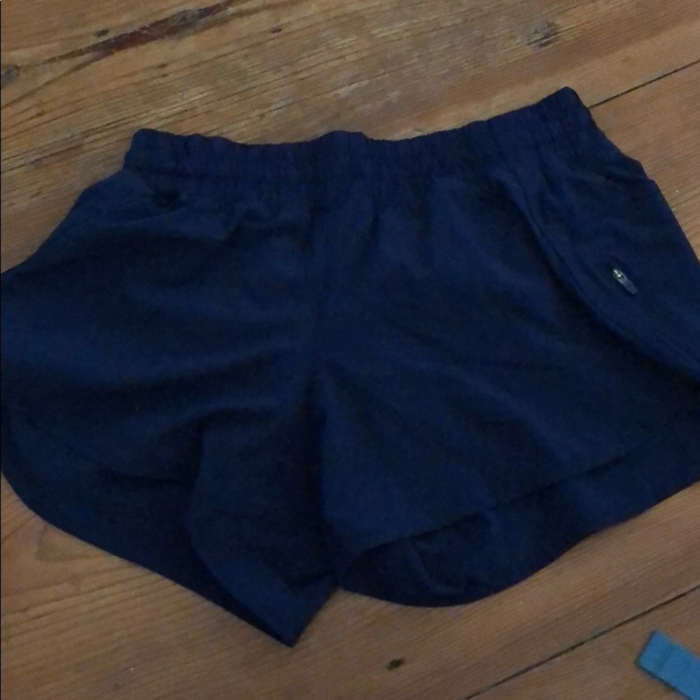 Lulu lemon tracker short v 4’’